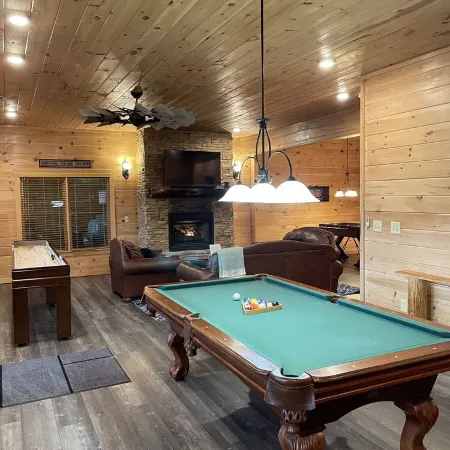 Cabin in the Clouds, Best Views, Hot Tub, Games, Firepit, Pets, Flat Paved Drive