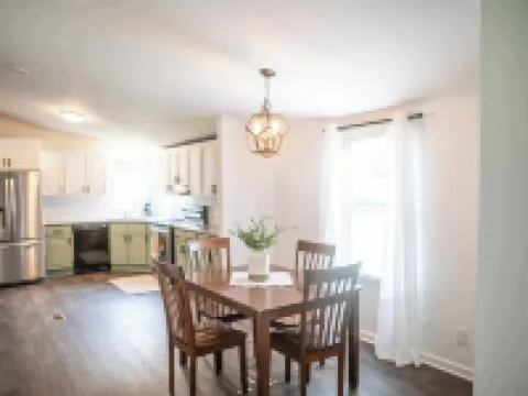 Moccasin Creek Cottage - Hocking Hills State Parks- Cozy back yard 皮卡韋縣住宿飯店