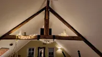 Urgemütliche Ferienwohnung, Offenes Spitzdach Nähe Weinanbaugebieten