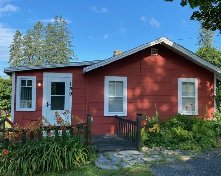 Cozy Cottage in Bass Harbor, Maine next to Acadia National Park Hoteles en Tremont