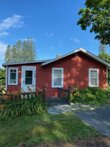 Cozy Cottage in Bass Harbor, Maine next to Acadia National Park