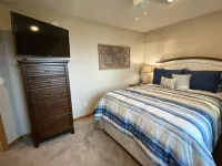 Calling Outdoor Adventurers! Resting on Grace Lake House with Home Theater!