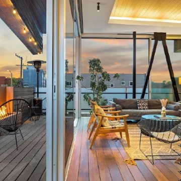 Dreamy Venice Beach 5BR House with Rooftop & Steps to Beach