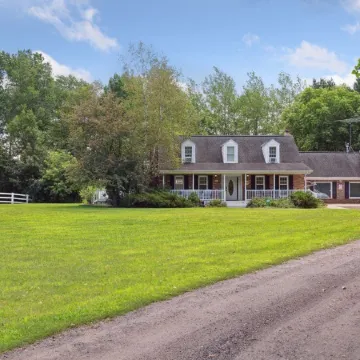 *The Retreat* Great for Families/Groups, Casino, & Golfing.