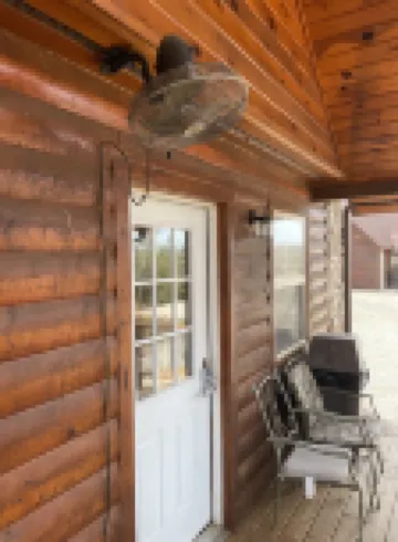 Kings Cabin on the edge of town only 1/2 mile from Current River !