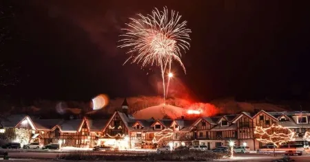 Four-season lakefront charm in Northern Michigan Отели рядом с достопримечательностью «Парк штата Петоски»