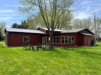 Lake Ericson Spacious Cabin Отели в г. 