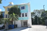Brand New Listing!  Beautiful - Upscale newly remodeled Modern Tropical Oasis! Hotels near The key lime products