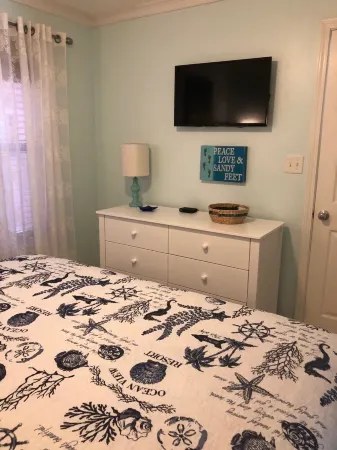 PRIVATE BEACH ACCESS!! Cozy 1st floor 1BR/1BA, Sleeps 4. Great for Families! Отели в г. Мирамар-Бич