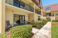 ⛱️ Beach front condo 🚀