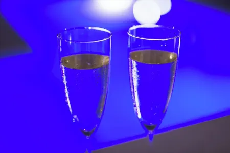 Bright 2 bedroom apartment in villa with pool and barbecue, 1km from the sea