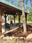 Fly Away Cabin: Relax and enjoy the creek views and sounds.