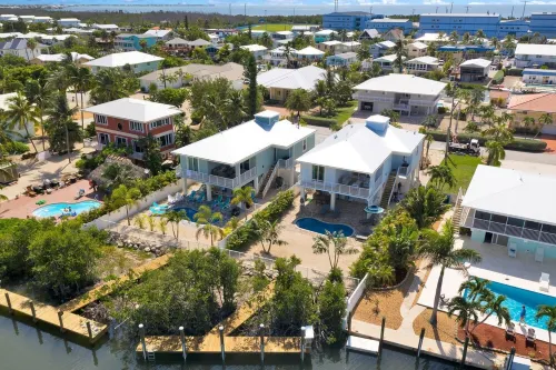 Beautiful 4 Bedroom/3 Bath Home w/Private Pool,40 ft. Dock Near Sombrero Beach!