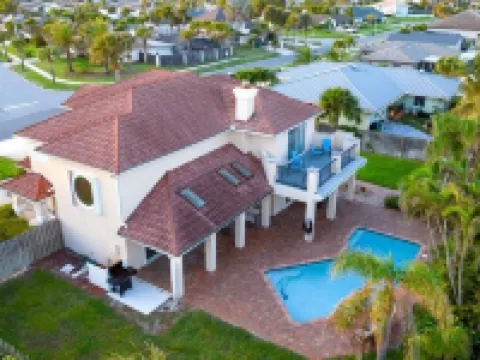 Beachy Places, Hot tub, Pool, Beach Hotels in Melbourne Beach