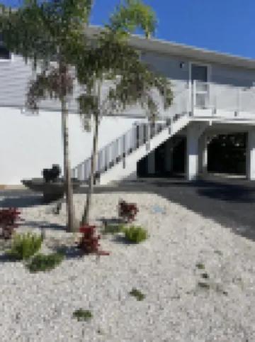 Enjoy Sunsets at Fully Equipped 2BR/2BA Duplex 2 shorts blocks by the Beach