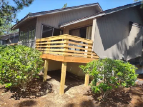 Birdie House located off Pinehurst #6.  Whole house near 39 golf courses.