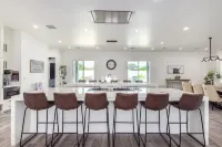 ARCADIA 2022 NEW BUILD - 5 bed/4.5bath - Heated Pool - PRIME LOCATION