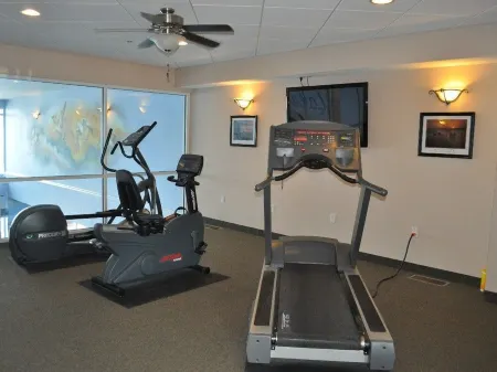 Premier 2 br/3ba Lakefront condo Sleeps 4  Also has Lakeview from Master Bedroom Отели в г. Дженива-он--Лейк