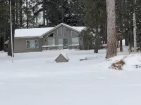 Special: 10% Winter/Spring Discount–Your Four-Season Getaway on West Twin Lake!