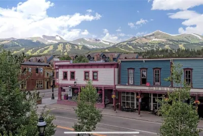 Ski In Ski Out 2 Bedroom Mountainwood Condo - One block to Town Hotels in Warriors Mark