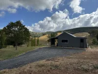 Native Valley Cottage is a peaceful, tranquil hideaway in the Tumbarumba area. Hotels in Holbrook