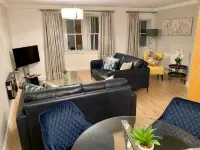 Luxury, modern town centre, 2 beds, free parking for one vehicle