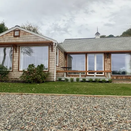 Cape Code Waterfront Cottage