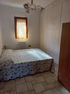 Villa Grotta Azzurra (B), with private parking and Pool