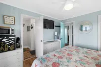 Oceanfront- Hatteras Island/Salvo: 2 Primaries, Hot Tub, Large Open Living Space