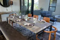 Modern Sonoma Home! Beautiful Views, Hot Tub.  Relax on The Patio, Wine Country!