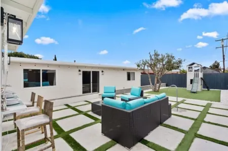 Outdoor Bar/Jacuzzi/Ocean & Bay Breeze Hideaway Отели в г. Чула-Виста