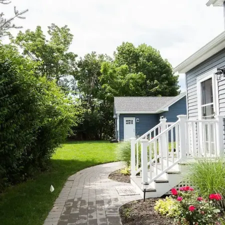 Blue Bay Dream w/ Seasonal Outdoor Jacuzzi, Cabana + Office