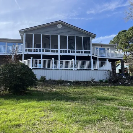 Welcome to our lake house on the beautiful Hiwassee River!