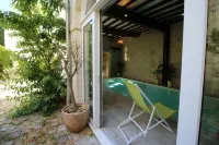 3500 SQF/HISTORIC HOUSE WITH WARMED POOL IN THE OLD SAUMUR/GREAT VIEWS