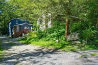Indoor tree house & swivel  firepit grill. Close to Kooser & Laurel Hill Parks.