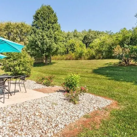Exceptional 1 Story Home 3 Bd 2 Ba/3XL Beds Near Town on Bourbon Trail Garage