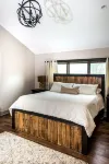 Designer Home: A+ Views HotTub Pool GameRoom Grill