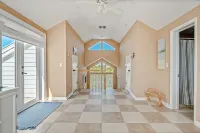 SERENITY NOW~1 Min. To BEACH!-SCREENED-IN HEATED POOL-2 Carts-4&6, Island Club