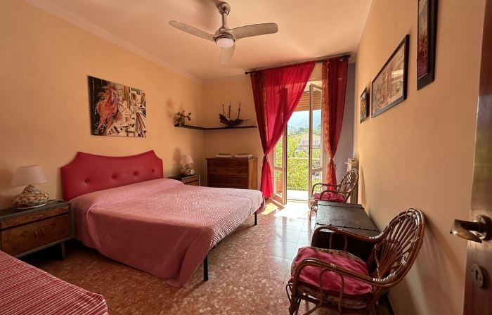 THREE-ROOM APARTMENT La Formica Azzurra, terrace overlooking hills, yes pets, near center