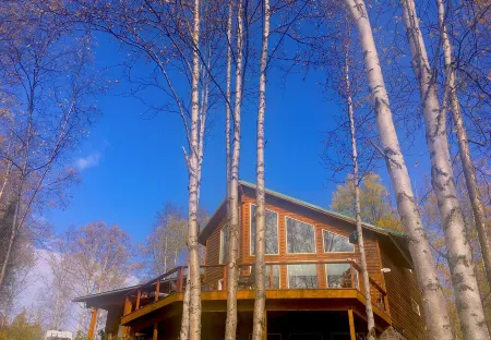 The Rusty Salmon Lake House with Deck, Dock, Canoe and Kayaks