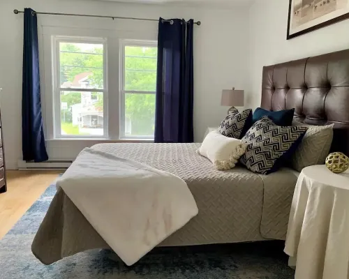 Spacious 2 Bedroom Rental on the Au Sable River ジェイのホテル