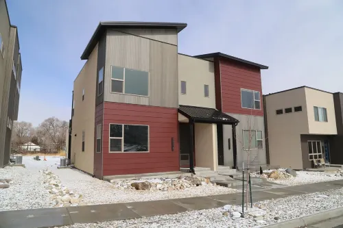 New Modern Townhome 3bd, 3ba, 20min to Monarch Ski, Garage, Traeger