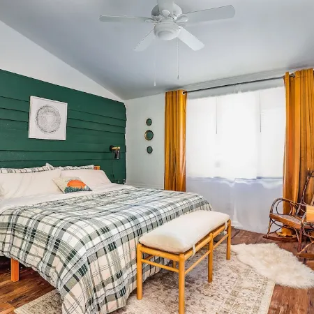 Family friendly Camp themed condo on Lake Como, minutes to downtown Lake Geneva