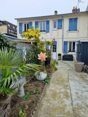 Jolie Maison à 3 min de la Plage et au Pied des Commerces