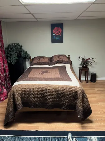 Cozy basement apartment close to Denver downtown.