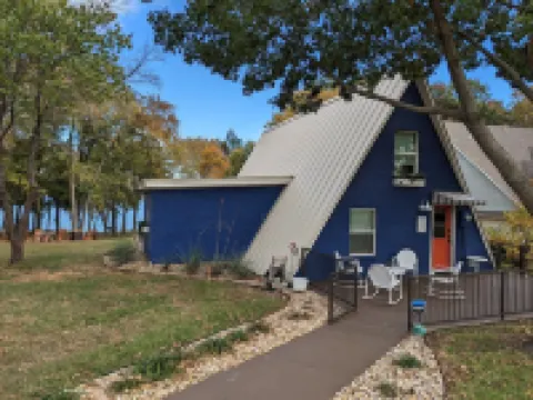 End of Year Specials- Be Lakefront for the Holidays!