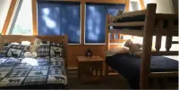 Cabin  Tahoe City 9 beds,  1 block to the lake, private beach near ski resorts