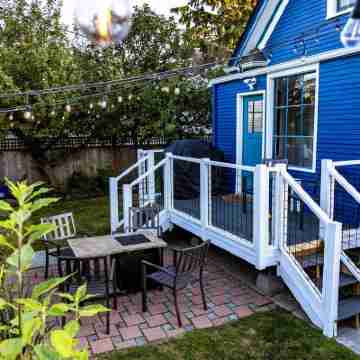 Stunning Victorian 4BR w/Hot Tub 5 Min to Downtown Hotel Exterior