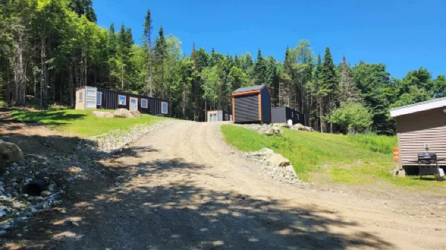 New 2 Bedroom Container Cabin with Direct Trail Access! Ride Errol (Cabin 1)