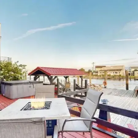 Oceanview Riverfront retreat w/ hot tub and private dock! - 10 min from DE Turf